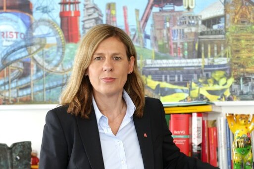 Tarifrunde in Sachsens Metall- und Elektroindustrie: Warnstreiks rücken näher - Irene Schulz - IG-Metall-Bezirksleiterin 