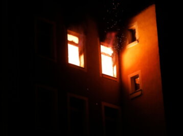 Tatverdächtige nach Wohnungsbrand auf dem Sonnenberg festgenommen - 