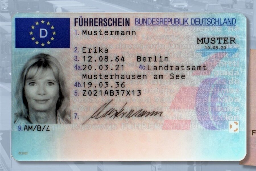Tausende Vogtländer noch ohne neuen Führerschein - Umtauschfrist wird verlängert - So sieht der neue Führerschein im Scheckkartenformat aus. 