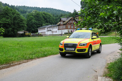 Tauziehen mit Lkw - Vierjährige stirbt nach Spiel - Zu einem tragischen Unfall ist es am Mittwoch in einer Betreuungseinrichtung in Schwarzenberg gekommen.