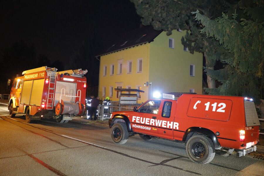 Technischer Defekt verursacht Kellerbrand in Röhrsdorf - 