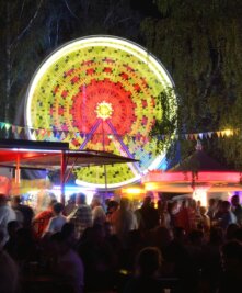 Teichfest: Vor dem Feiern kommt das große Aufräumen - Das dreitägige Teichfest in Geringswalde lockt seit Jahren mit seinen Fahrgeschäften, Programmen für Kinder und Auftritten bekannter Künstler Scharen an Besuchern an. 