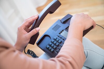 Telefon-Betrüger zocken Seniorin im Erzgebirge ab - 