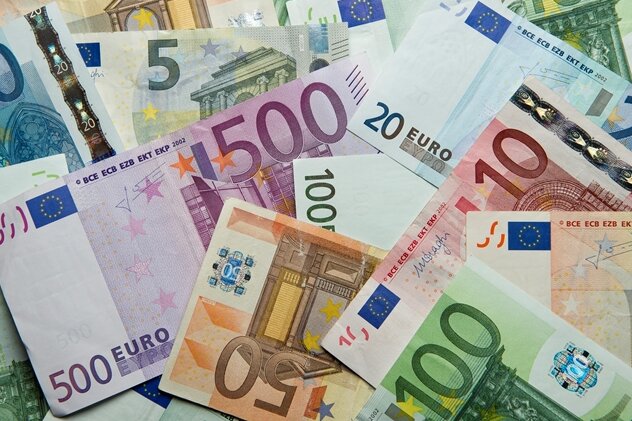 Telefonbetrüger erleichtern Seniorinnen um 12.000 Euro - 