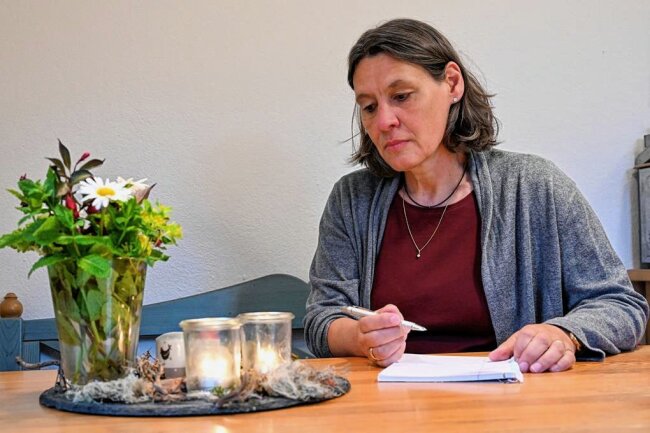 Telefonseelsorgerin: Viele rufen allein aus Einsamkeit an - Seit sieben Jahren arbeitet Sabine Findeis ehrenamtlich als Telefonseelsorgerin. Eine Arbeit, die sie als bereichernd und horizonterweiternd empfindet. 