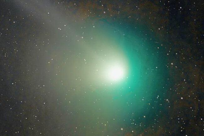 Teleskope sind auf den grünen Kometen gerichtet - Den grünen Kometen kann man bei Beobachtungsabenden in den Sternwarten Schneeberg und Drebach sehen. 