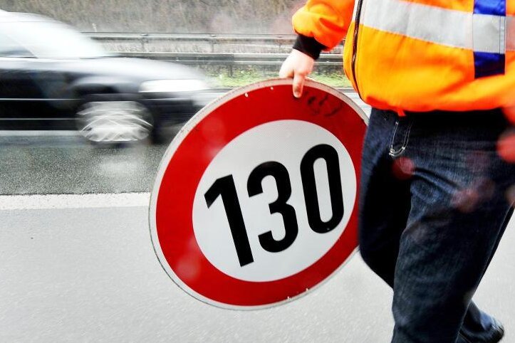 Tempolimit auf Autobahnen: Sachsen enthält sich im Bundesrat - 