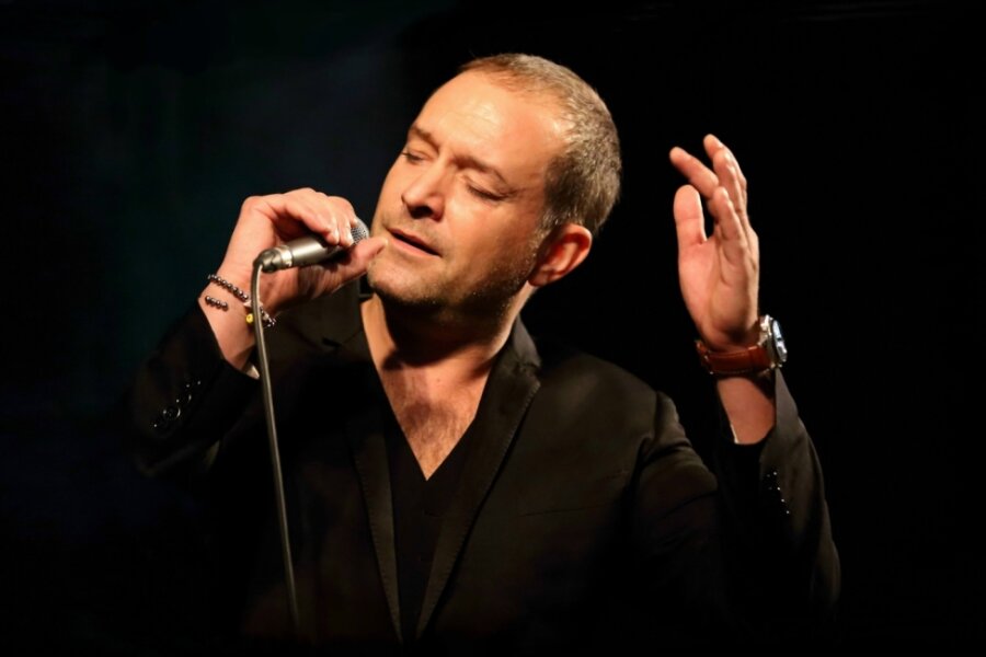 Tenor Björn Casapietra singt in der Rundkirche Klingenthal 