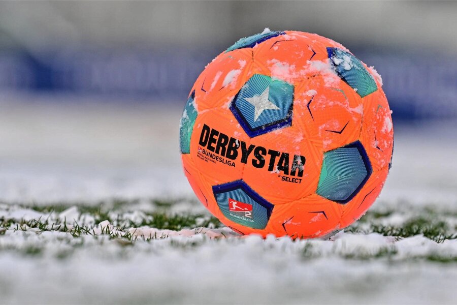 Testspiel zwischen Chemnitzer FC und SpVgg Bayreuth wegen Eis abgesagt - Das Testspiel wurde endgültig abgesagt.