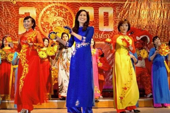 Tet-Fest kann endlich wieder gefeiert werden - Am Sonnabend sind in der Muldentalhalle Wilkau-Haßlau wieder vietnamesische Tänze und Lieder, dargeboten in traditionellen Trachten, zu erleben. 
