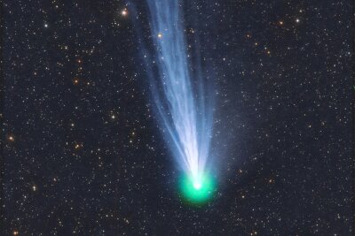 Teufelskomet rast mit 170.000 Stundenkilometern an der Sonne vorbei - und dann an der Erde - Der Komet 12 P/Pons-Brooks auf seinem 170.000 Stundenkilometer schnellen Flug zum sonnennächsten Punkt seiner Umlaufbahn.