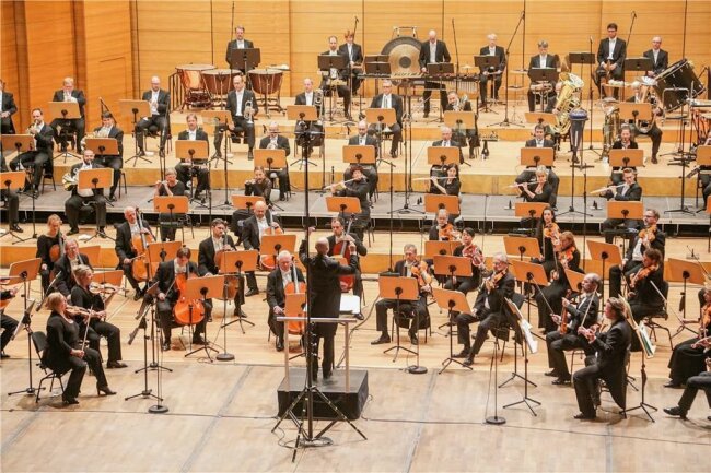 Theater Chemnitz ändern Startzeiten für Sinfoniekonzerte am Mittwoch - Die Sinfoniekonzerte finden in der Stadthalle statt. Im Bild ein Konzert aus einer vergangenen Spielzeit. 