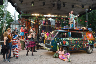 Theater Plauen-Zwickau geht mit  Hippie-Musical an die Luft - 