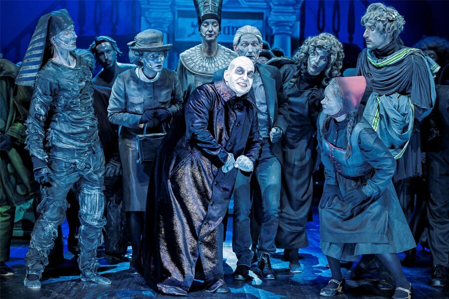 Theater Plauen-Zwickau: Was die neue „Fledermaus“ mit der „Addams Family“ gemeinsam hat - „Addams Family“ war ein Publikumserfolg am Theater Plauen-Zwickau.