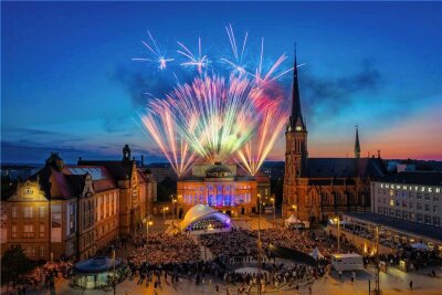 Theater-Saisonabschluss in Chemnitz endet mit Feuerwerk - Das fulminante Abschlussfeuerwerk fehlte auch bei diesem Saisonabschluss nicht.