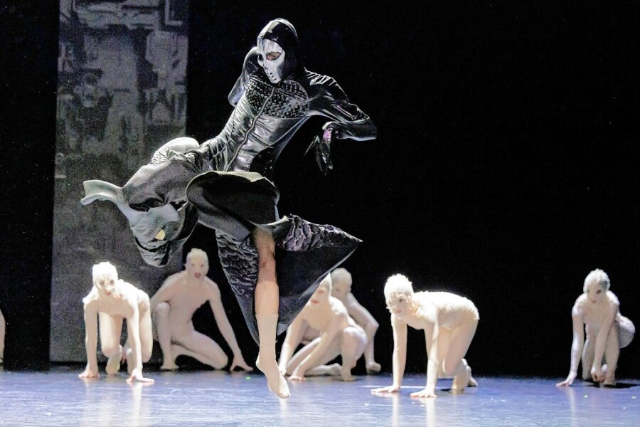 Theater-Treffen mit Ballettabend "Masken" in Leipzig - 