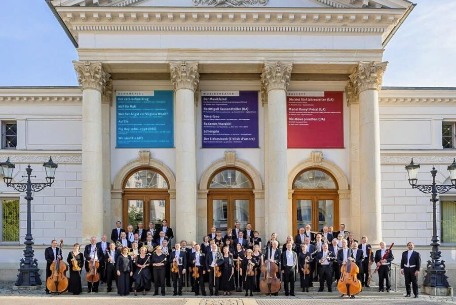 Theater verlegt Sinfoniekonzerte in Plauen von Freitag auf Mittwoch: "Viele sind empört" - Die Clara-Schumann-Philharmoniker sollen vor Konzertpremieren künftig im eigenen Haus proben. Das Theater will Kosten sparen.