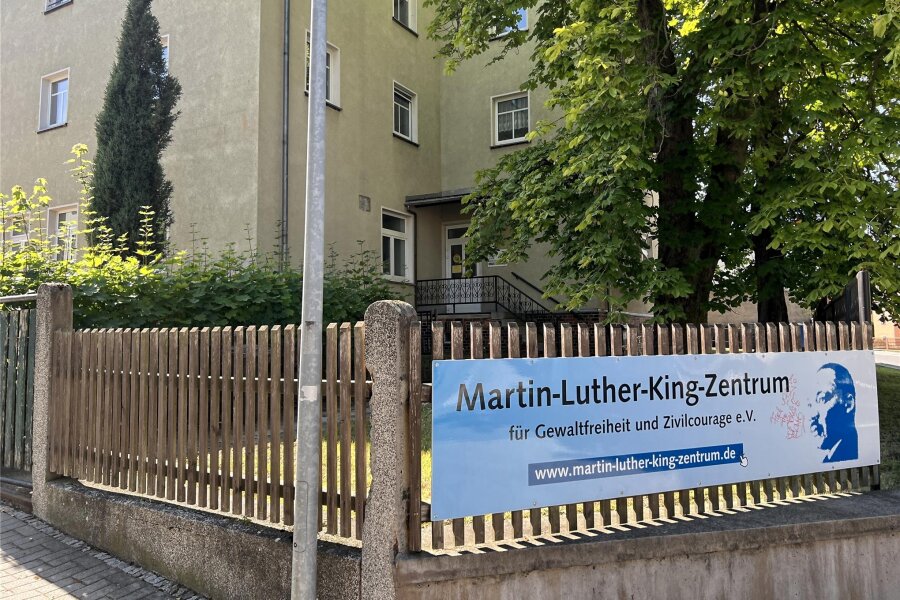 Thema in Werdau: „Versprochen, gebrochen? Die Rolle von Wahlversprechen“ - Im Martin-Luther-King-Zentrum wird über das Thema „Wahlversprechen“ diskutiert.