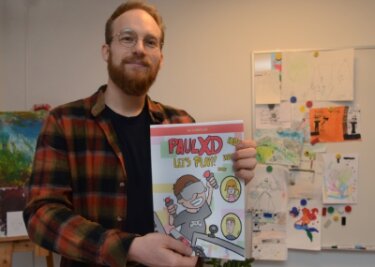 Therapeut kämpft mit Comic gegen Spielsucht - Ken Schönfelder ist Kinder- und Jugendlichen-Psychotherapeut in Auerbach, vor wenigen Tagen hat er im Plauener Apicula-Verlag seinen Comic "Paul XD" veröffentlicht. 
