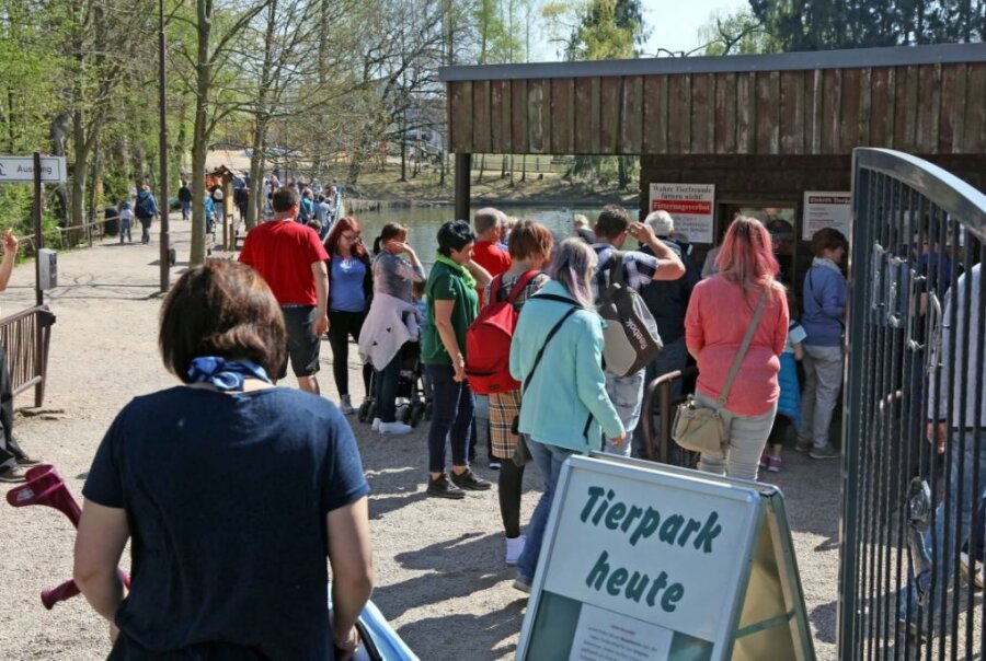 Tierpark Hirschfeld will am Montag öffnen - aber darf er? - Eigentlich ist der Tierpark Hirschfeld gut besucht. Aber so wie sonst dürfte es hier in Corona-Zeiten nicht aussehen.