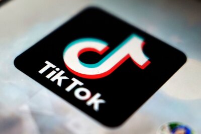 Tiktok setzt Funktion von App-Version vorerst aus - Die Brüsseler Behörde hatte zu Wochenbeginn verkündet, dass sie prüfen will, ob das Unternehmen mit Belohnungsfunktionen in TikTok Lite die psychische Gesundheit von Minderjährigen gefährde und gegen EU-Regeln verstoße.