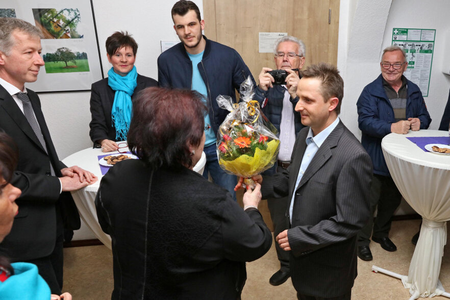 Tino Obst gewinnt Bürgermeisterwahl in Lichtentanne - Gratulation an den neuen Rathauschef: Tino Obst wird Bürgermeister von Lichtentanne.
