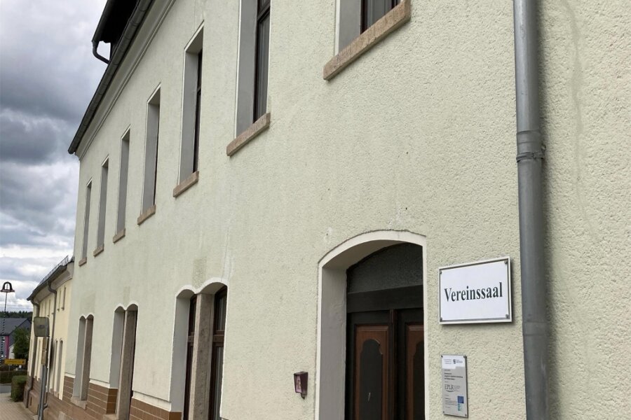 Tirpersdorf legt Nutzungsgebühr für Vereinssaal fest - Der Vereinsaal an der Hauptstraße 39 in Tirpersdorf. Für die Nutzung wird ein Mietzins von 150 Euro erhoben.