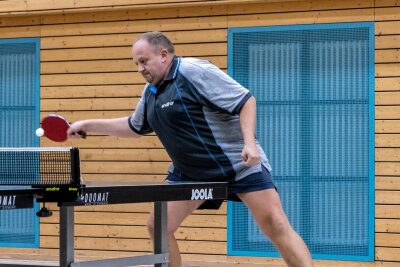 Tischtennis: In Stollberg fliegen am Feiertag die kleinen Plastikbälle - René Lippold vom Gastgeber gewann im vergangenen Jahr völlig überraschend die Bronzemedaille.