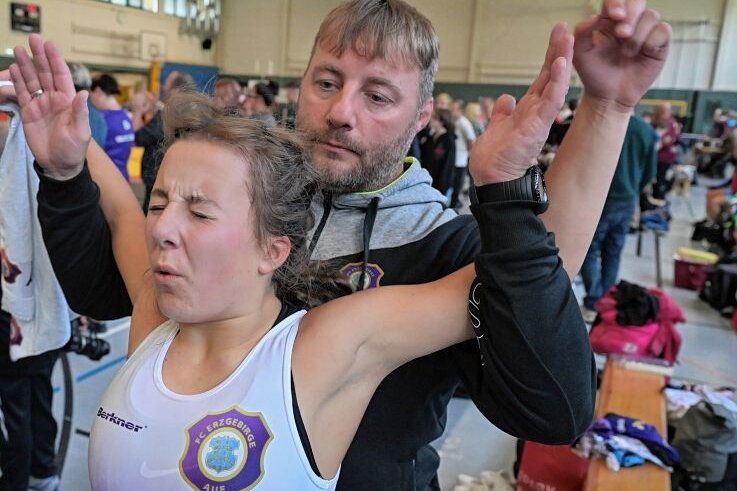Tochter eifert ihrem Vater nach - Frank Witscher und seine Tochter Helene beim 23. Internationalen Pokalturnier der Stadt Werdau. 