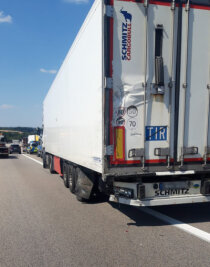 Tödlicher Unfall auf A4 bei Chemnitz - die Polizei sucht Zeugen - 