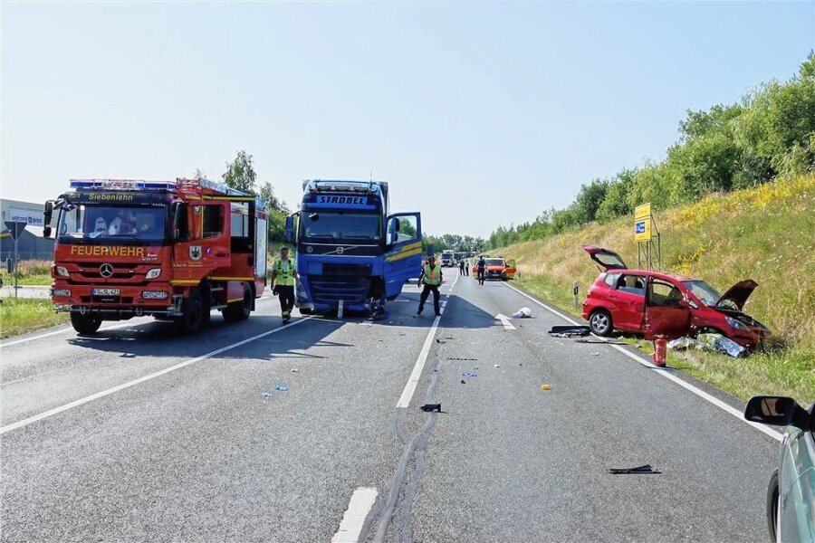 Tödlicher Unfall auf B 101: Honda-Fahrer stirbt nach Zusammenstoß mit Lkw bei Siebenlehn - Zu einem Unfall kam es am Dienstagvormittag zwischen Siebenlehn und Obergruna.