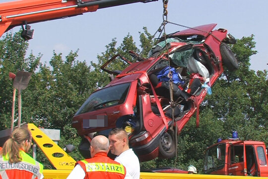 Tödlicher Unfall auf der A4 zwischen Glauchau und Meerane - Eine 72-jährige Frau ist am Freitag auf der A4 bei einem Unfall gestorben.