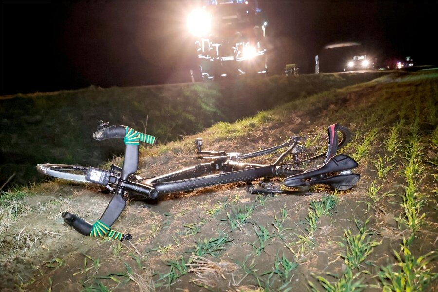 Tödlicher Unfall auf der S 200: Radfahrer-Lobby legt den Finger in eine Wunde - Auf der S 200 zwischen Altmittweida und Ottendorf ist am Samstagabend ein 33-jähriger Radfahrer tödlich verunglückt. Ein Auto hatte das Rad auf der viel befahrenen Trasse erfasst.
