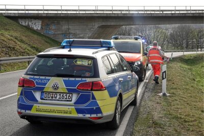 Tödlicher Unfall bei Flöha: Motorradfahrer „flog“ 25 Meter weit - Der Biker war mit Sozia am Montag gegen 15.50 Uhr auf der Staatsstraße 223/B 173n zwischen Augustusburg und Flöha unterwegs gewesen.