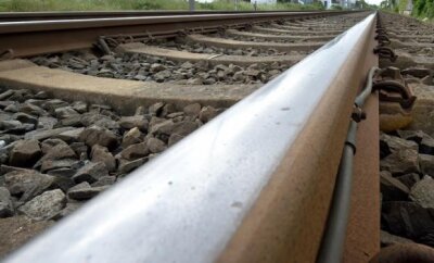 Tödlicher Unfall in Plauen: Mann von Vogtlandbahn erfasst - 
