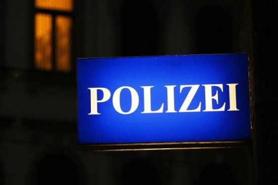 Tote 88-Jährige in Keller eingemauert: Staatsanwaltschaft Dresden ermittelt gegen Sohn - Staatsanwaltschaft und Polizei ermitteln nach eigenen Angaben gegen einen 62-jährigen Mann aus Riesa.