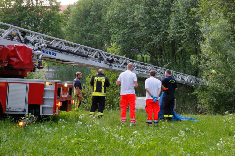Tote aus Chemnitzer Teich geborgen - 