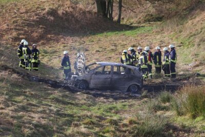 Toter in ausgebranntem Auto gefunden - 