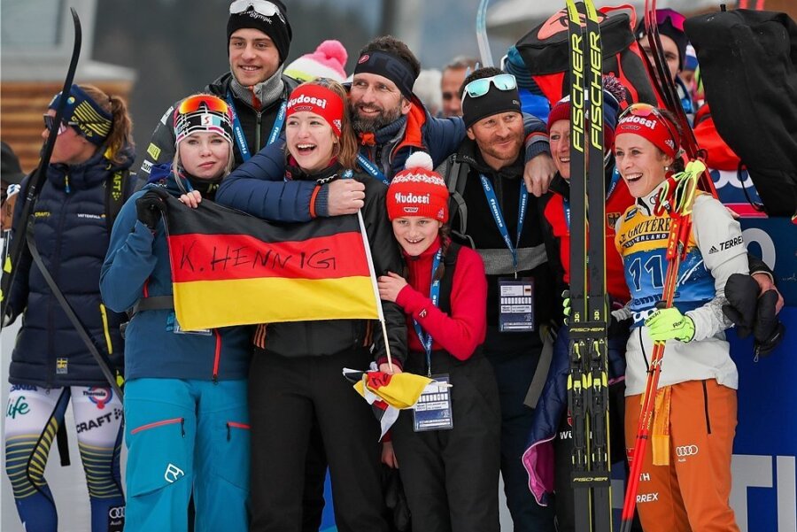 Tour de Ski ganz in Familie - Mit der Familie läuft alles viel besser: Im Vorjahr drückten die Liebsten von Katharina Hennig (rechts) bei den Rennen im Fleimstal die Daumen. 