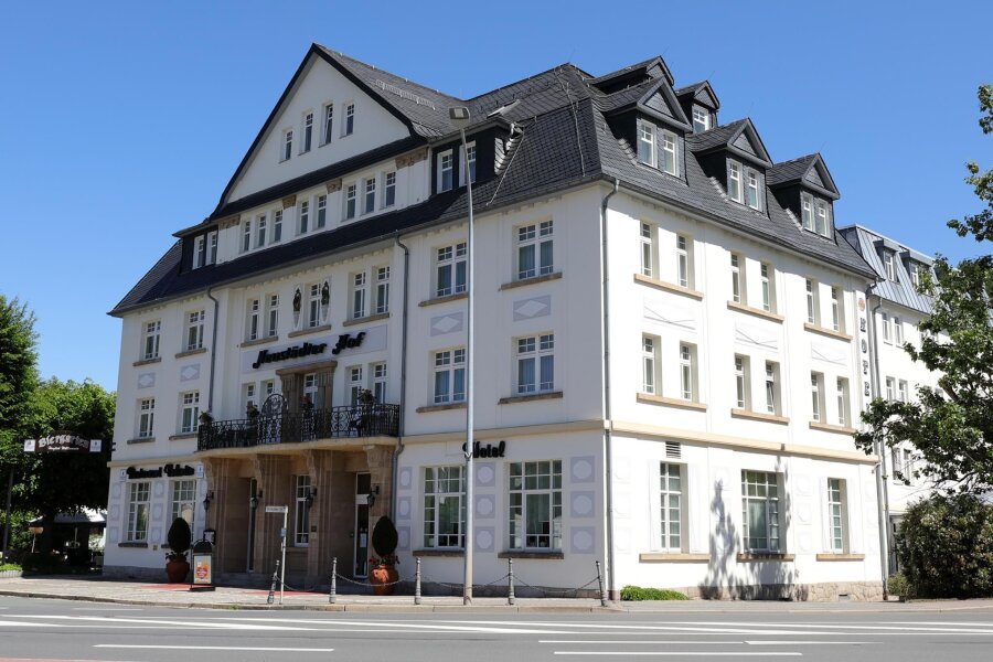 Traditionsreiches Hotel im Erzgebirge meldet Insolvenz an - Das Hotel „Neustädter Hof“ an der B 101 in Schwarzenberg kann auf eine mehr als 100-jährige Geschichte zurückblicken.
