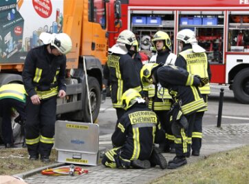Tragischer Unfall in Chemnitz: Fußgänger tödlich verletzt - 