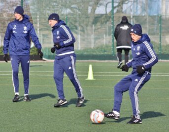 Training statt Punktspiel - Für Tim Danneberg, Anton Fink und Fabian Stenzel  (v.l.) sowie ihre Fußball- Kollegen  vom CFC stand am Wochenende Training statt Punktspiel auf dem Programm.