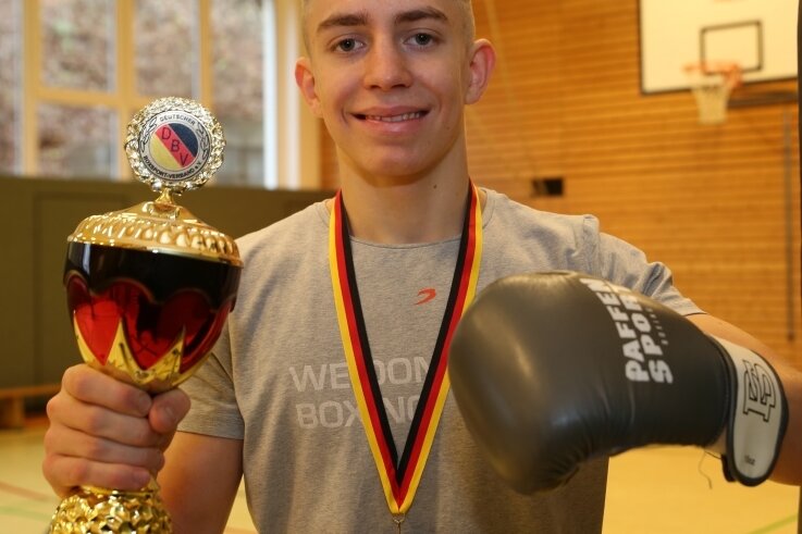 Trainingsfleiß zahlt sich in Silber aus - Evan Escher ist Boxer aus Leidenschaft. Im November holte sich der Breitenbrunner bei der Deutschen Meisterschaft der U 18 Silber. In seinem Heimatverein, dem SV Schwarzenberg, macht das alle stolz. 