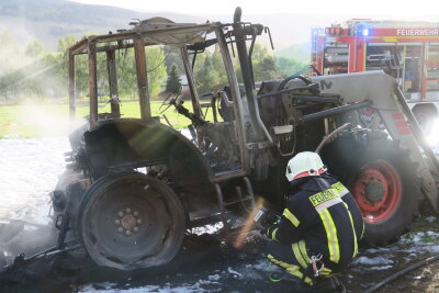 Traktor in Markersbach ausgebrannt  - 