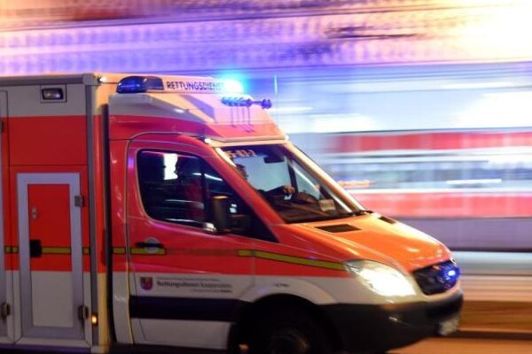 Treuen: Motorrad-Fahrer bei Kollision schwer verletzt - 