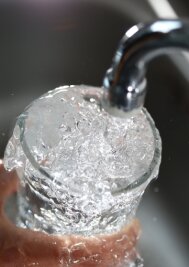 Trinkwasser wird ab Januar teurer - Die Verbrauchsgebühr für Trinkwasser steigt ab Januar 2022 leicht an. 