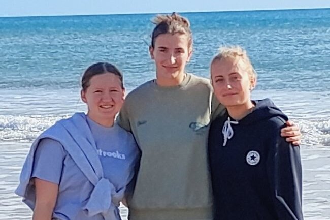 Trio von der LG Mittweida trainiert an der Algarve - Sonne tanken an der Algarve: Jara Graf, Luise Schmidt und Jannika Vasold bereiteten sich im Süden Portugals auf ihre Hallensaison vor. 