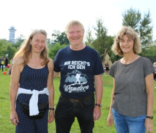 Trio zeigt ein Herz für Kinder und baut auf viele Unterstützer - Ingrid und Gerd Kämpf sowie Silke Dämlow (von links) gehören zu den Gründern des Joel-Vereins vor 30 Jahren. 