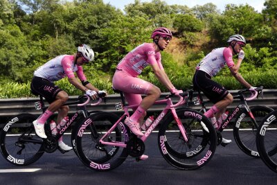 Triumph in Rom: Pogacar gewinnt den Giro d'Italia - Stand bereits vor der Massenankunft als Sieger der Giro d'Italia fest: Tadej Pogacar.