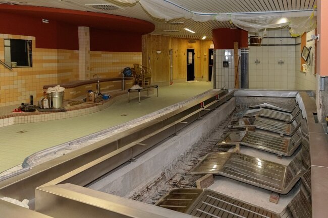 Trotz niedriger Inzidenz: Manche Saunen im Erzgebirge weiterhin geschlossen - Der Saunabereich im Freizeitbad Greifensteine ist wegen Bauarbeiten noch geschlossen. Das Entspannungsbecken wird erneuert.